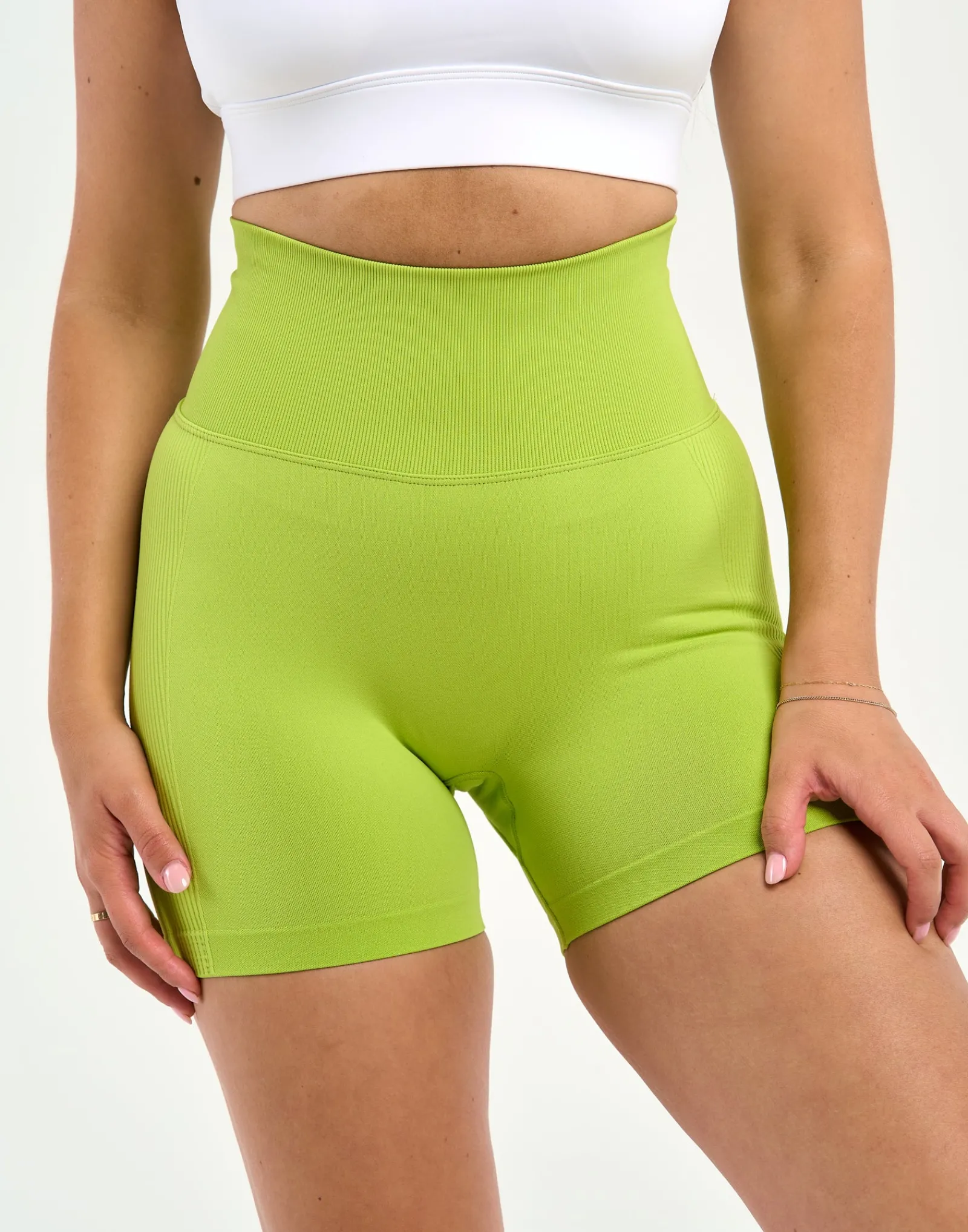 Discount ECHT Arise Seamless Essential Shorts Lime Green