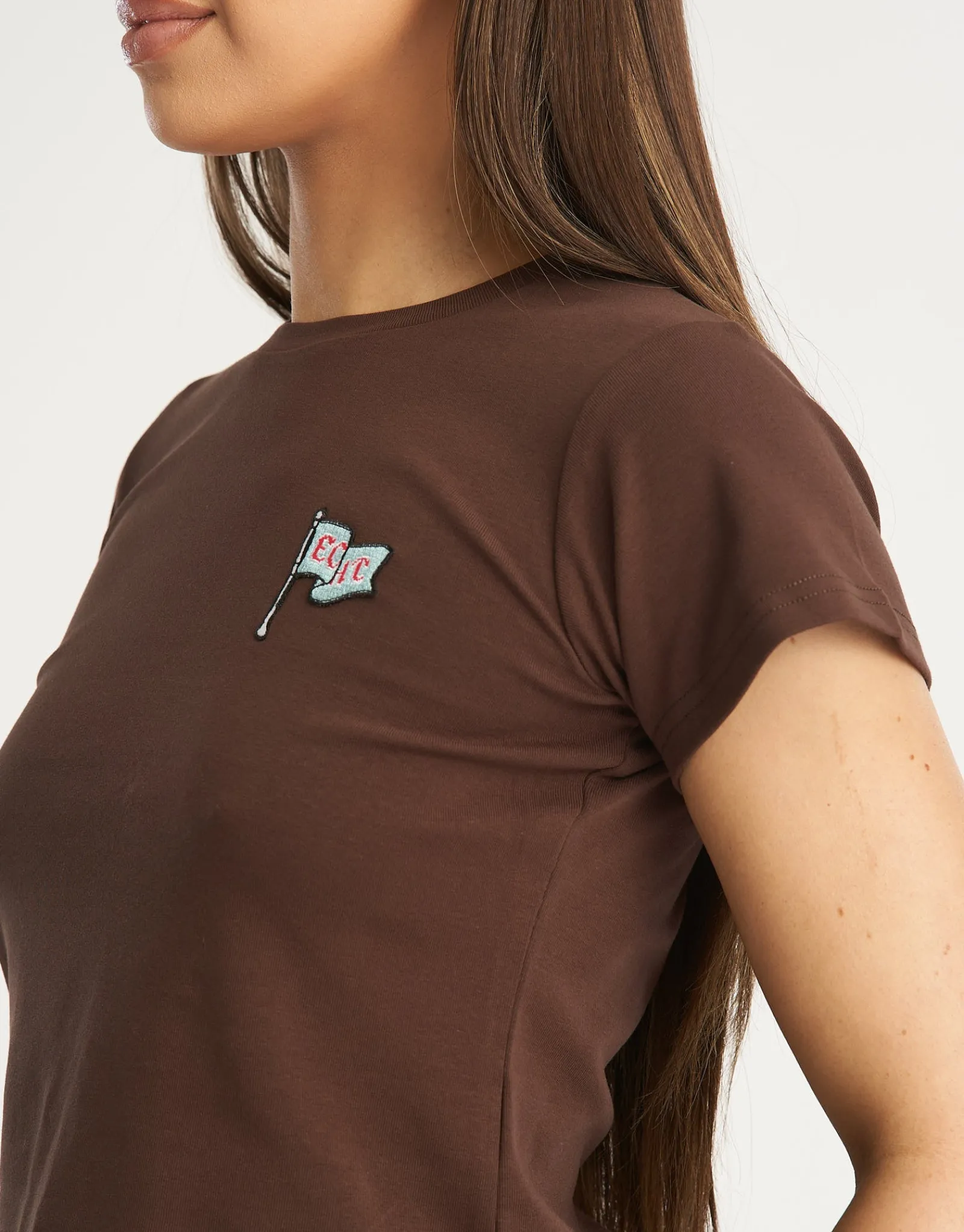 Online ECHT Flag Baby Tee Fudge Brown